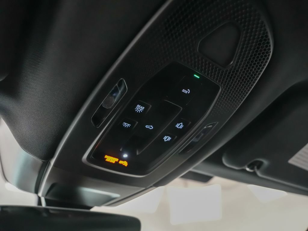 Used 2025 Porsche Panamera 4 E-Hybrid AWD/4WD image 28