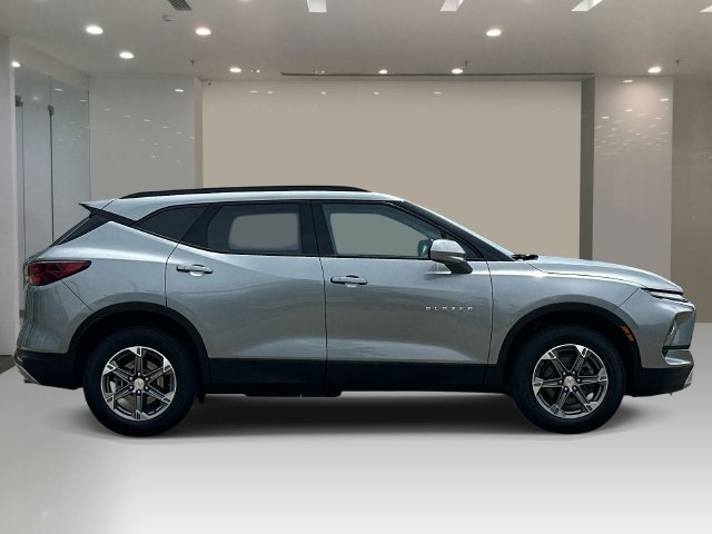 Used 2024 Chevrolet Blazer LT w/ Convenience Package FWD image 6