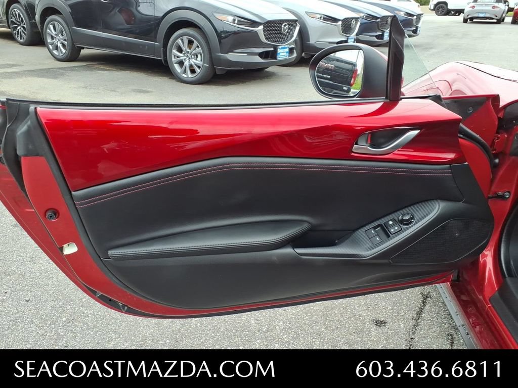 Used 2019 MAZDA MX-5 Miata RF Grand Touring w/ GT-S Package RWD image 12
