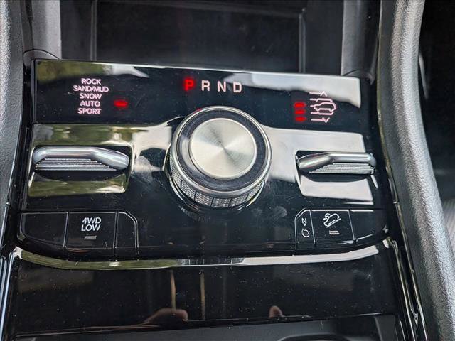 Used 2025 Jeep Grand Cherokee Overland w/ Luxury Tech Group IV image 12