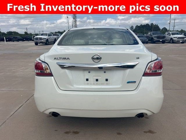 Used 2014 Nissan Altima 2.5 S FWD image 6