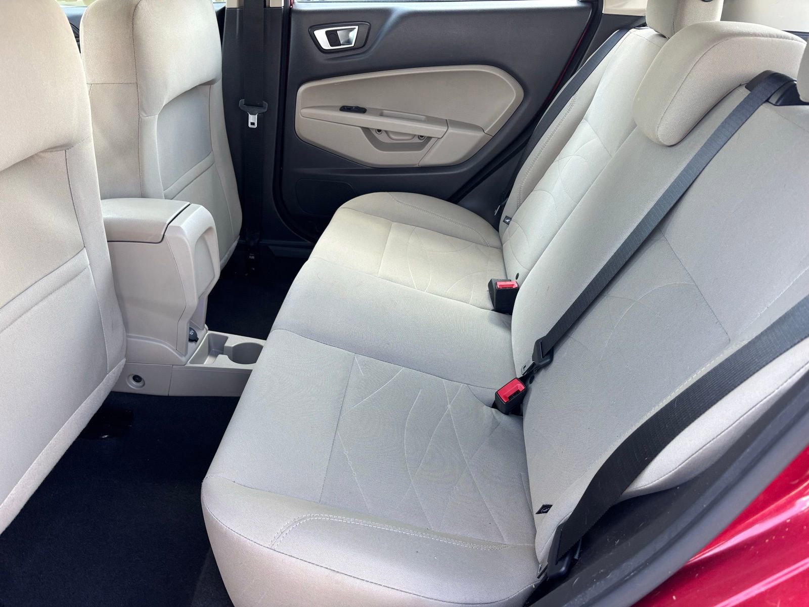 Used 2016 Ford Fiesta SE FWD image 15