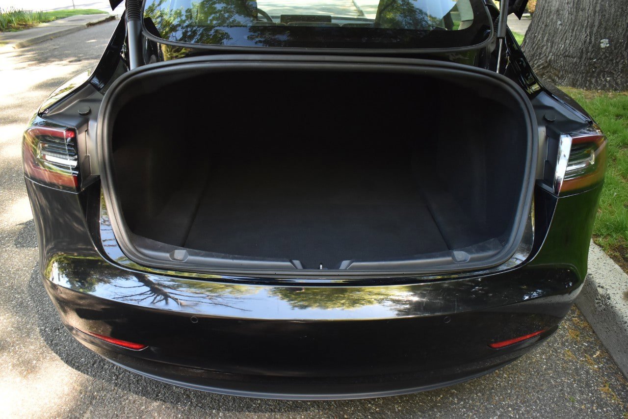 Used 2022 Tesla Model 3 Standard Range RWD image 32