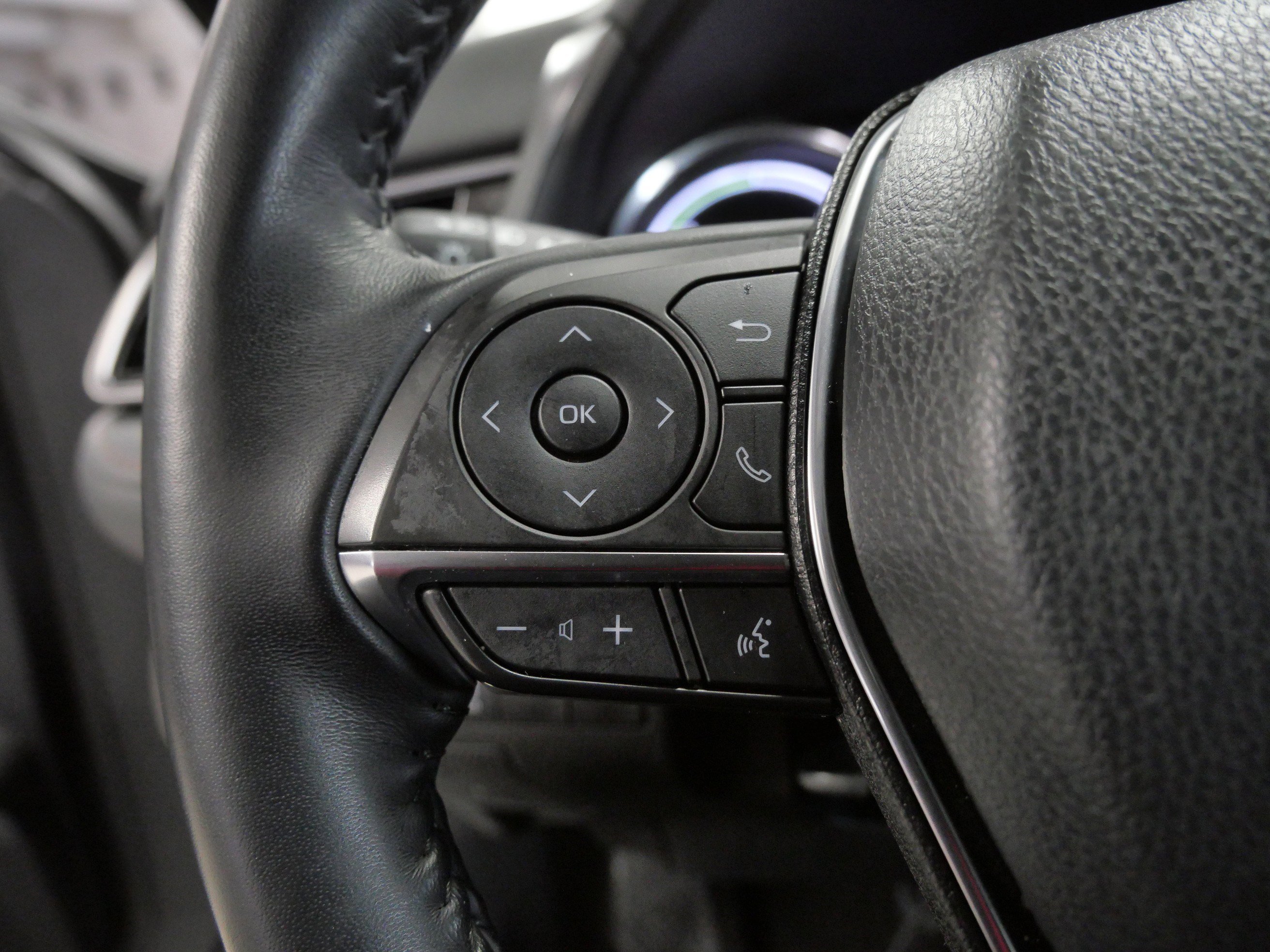 Certified 2020 Toyota Camry XLE image 28