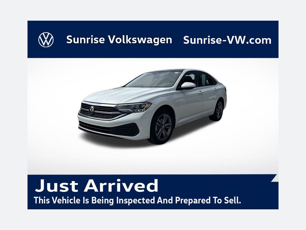 Used 2024 Volkswagen Jetta SE w/ Panoramic Sunroof Package
