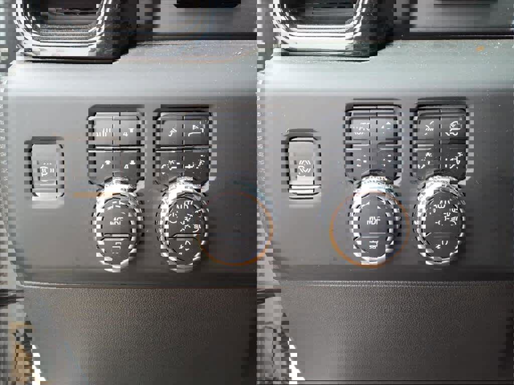 Used 2024 GMC Sierra 1500 AT4 w/ Technology Package image 15