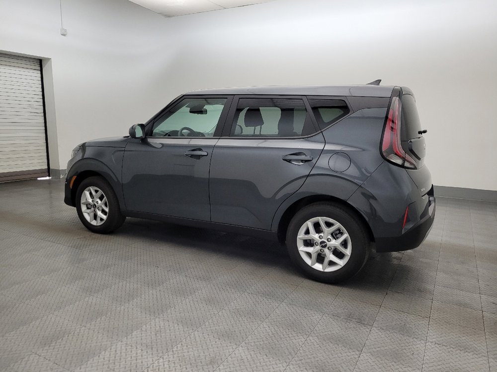Used 2025 Kia Soul LX image 3