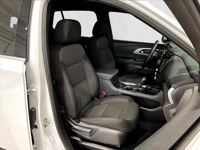 Used 2023 Chevrolet Traverse LT FWD image 9