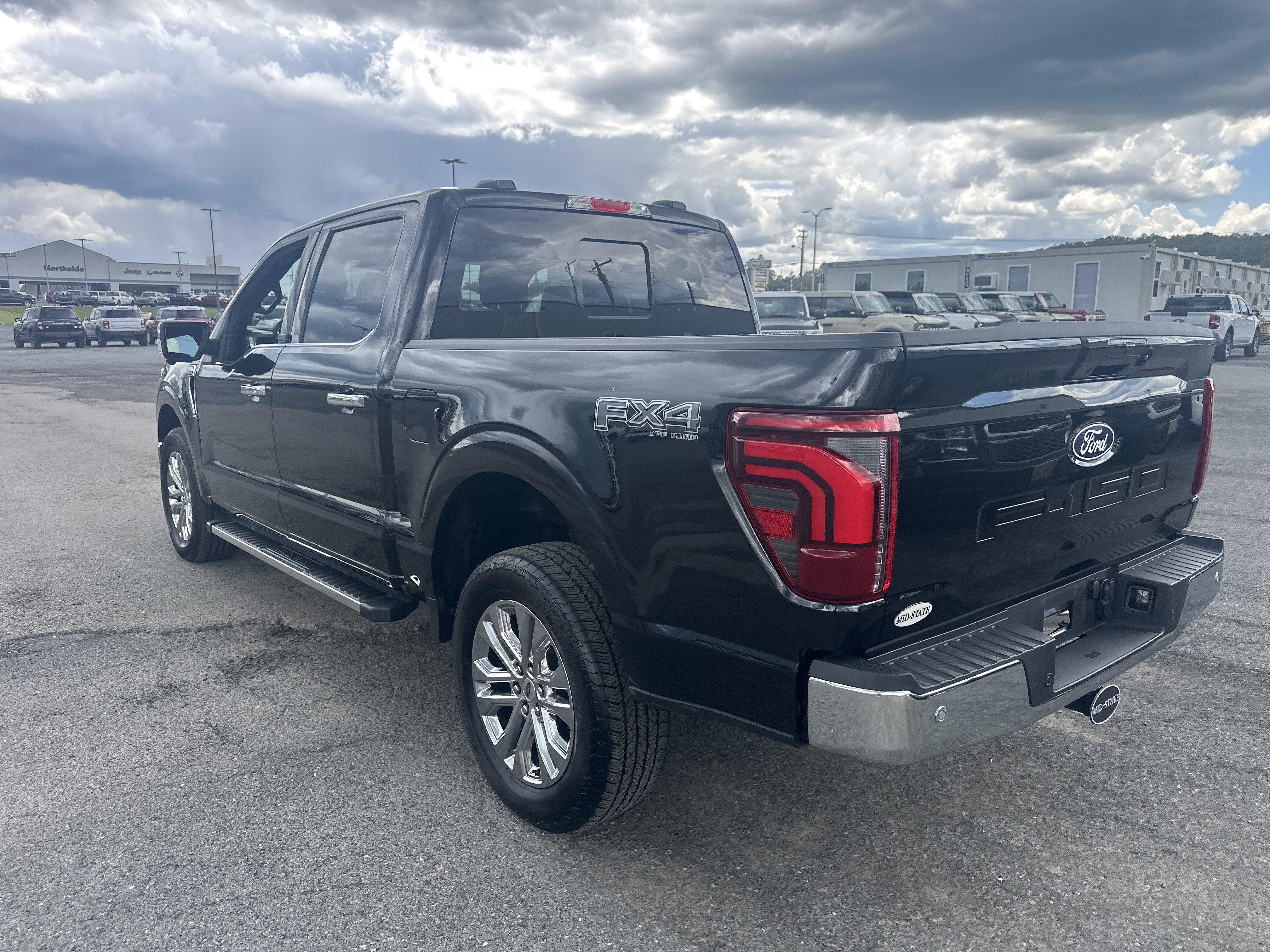 Used 2025 Ford F150 Lariat w/ Equipment Group 501A Mid AWD/4WD image 5
