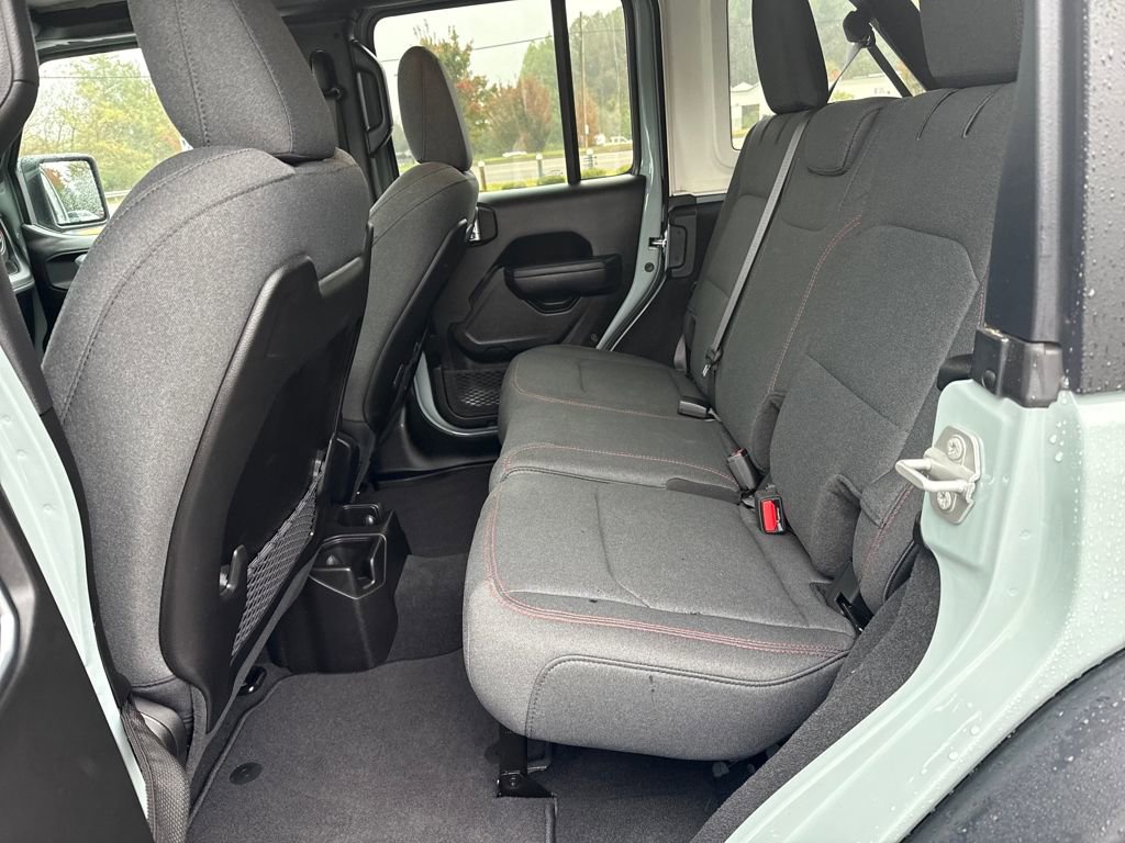 Used 2024 Jeep Wrangler Unlimited Rubicon w/ Technology Group image 23