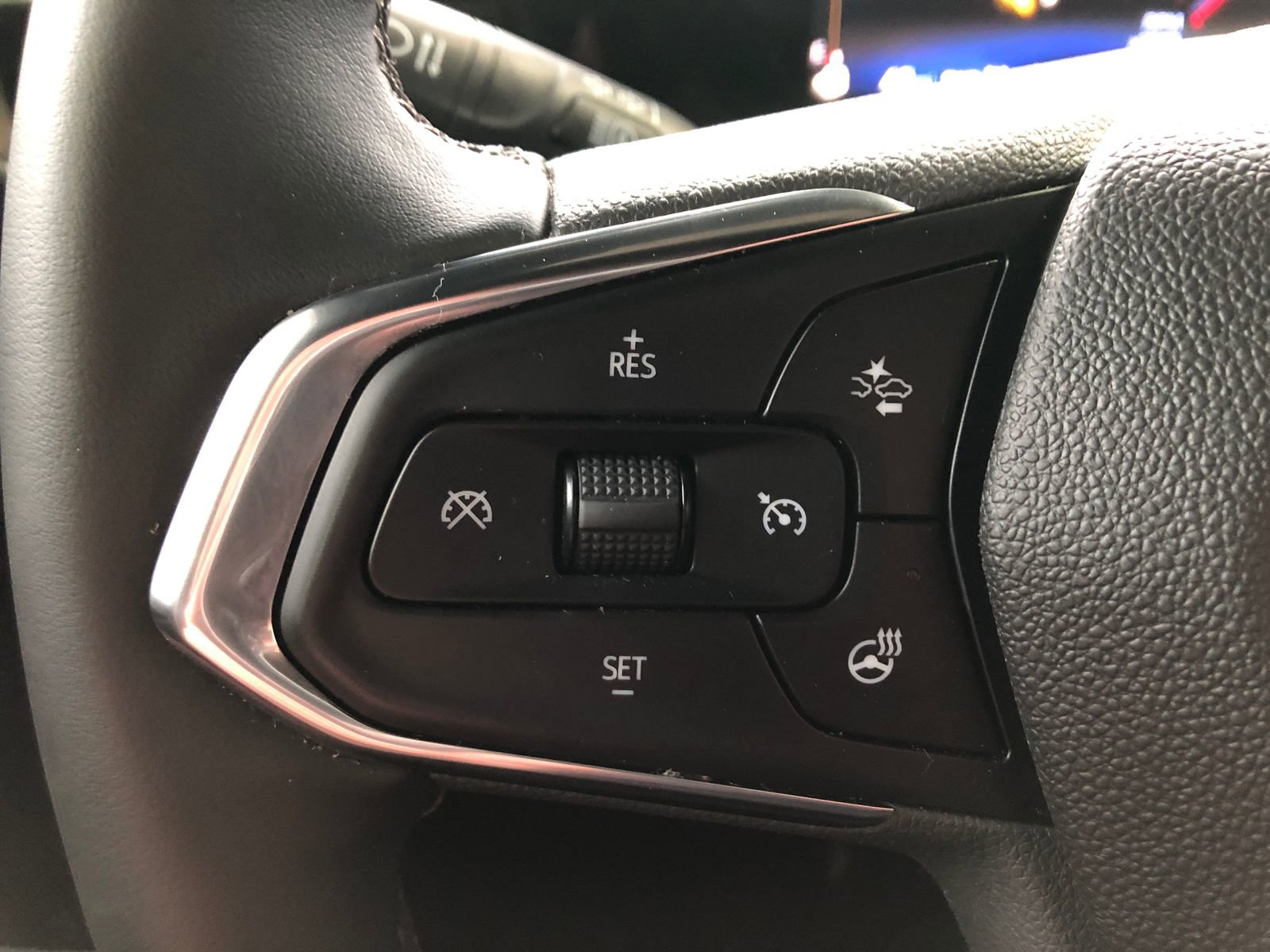 Used 2025 Chevrolet TrailBlazer ACTIV w/ Convenience Package AWD/4WD image 35