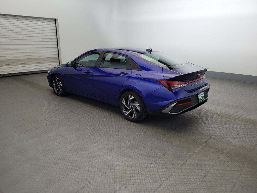Used 2025 Hyundai Elantra Sport FWD image 3