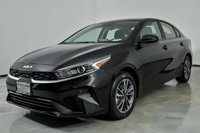 Used 2024 Kia Forte LXS FWD image 5