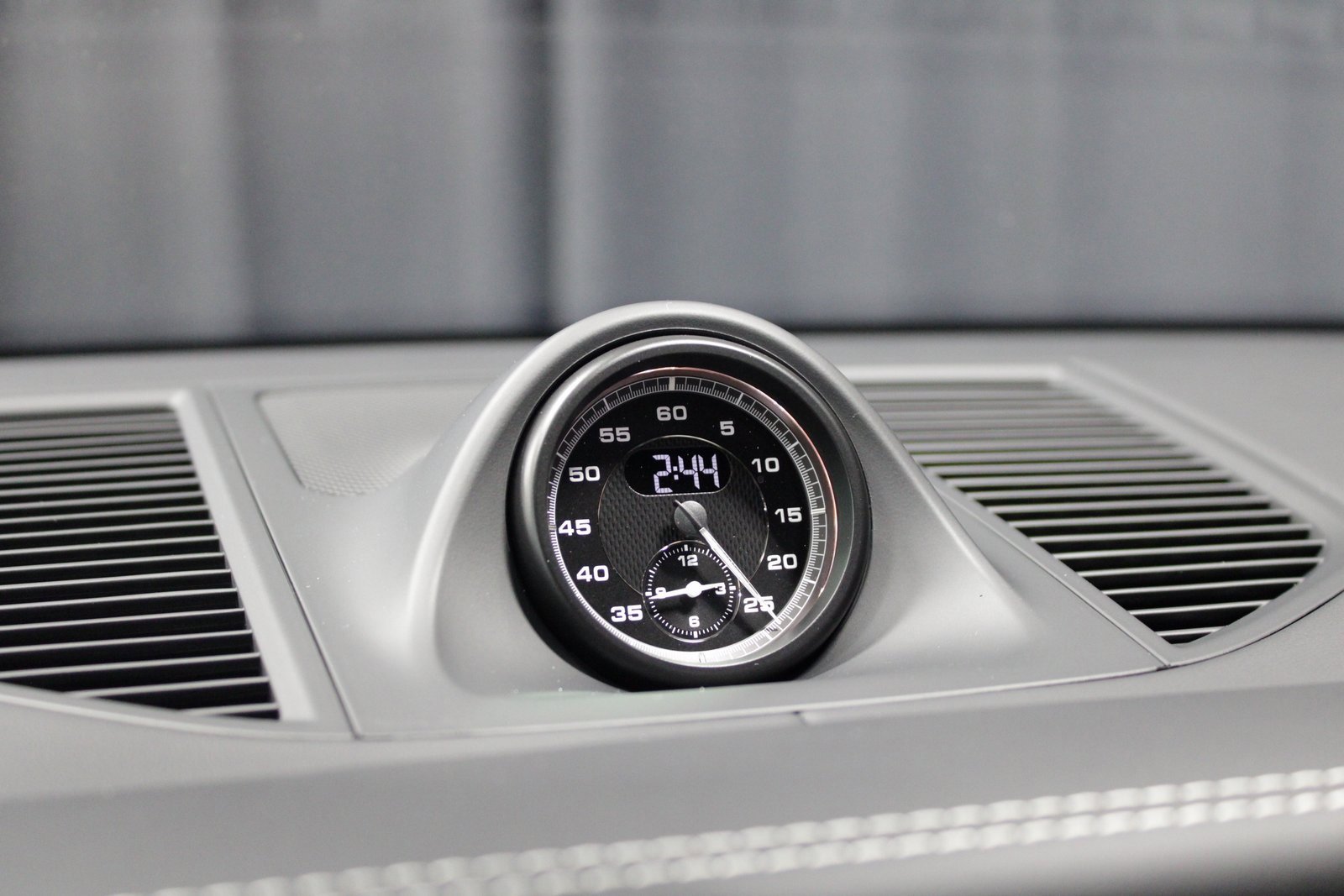 New 2026 Porsche Macan Turbo image 33