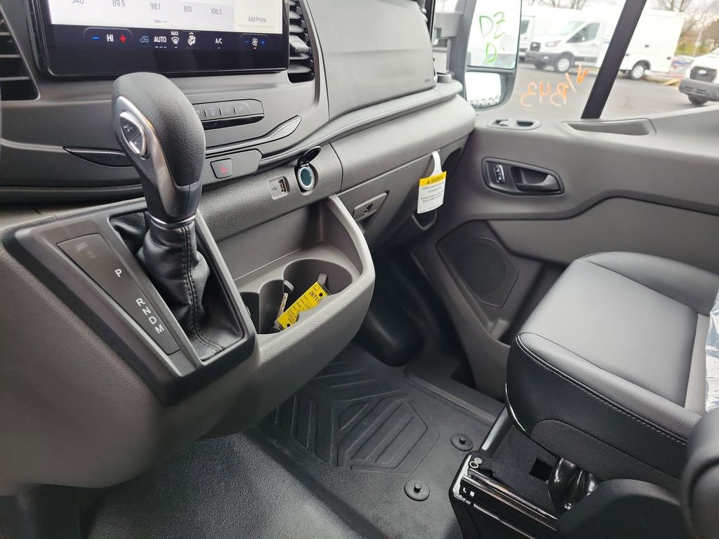 New 2026 Ford Transit 250 148 Medium Roof image 32