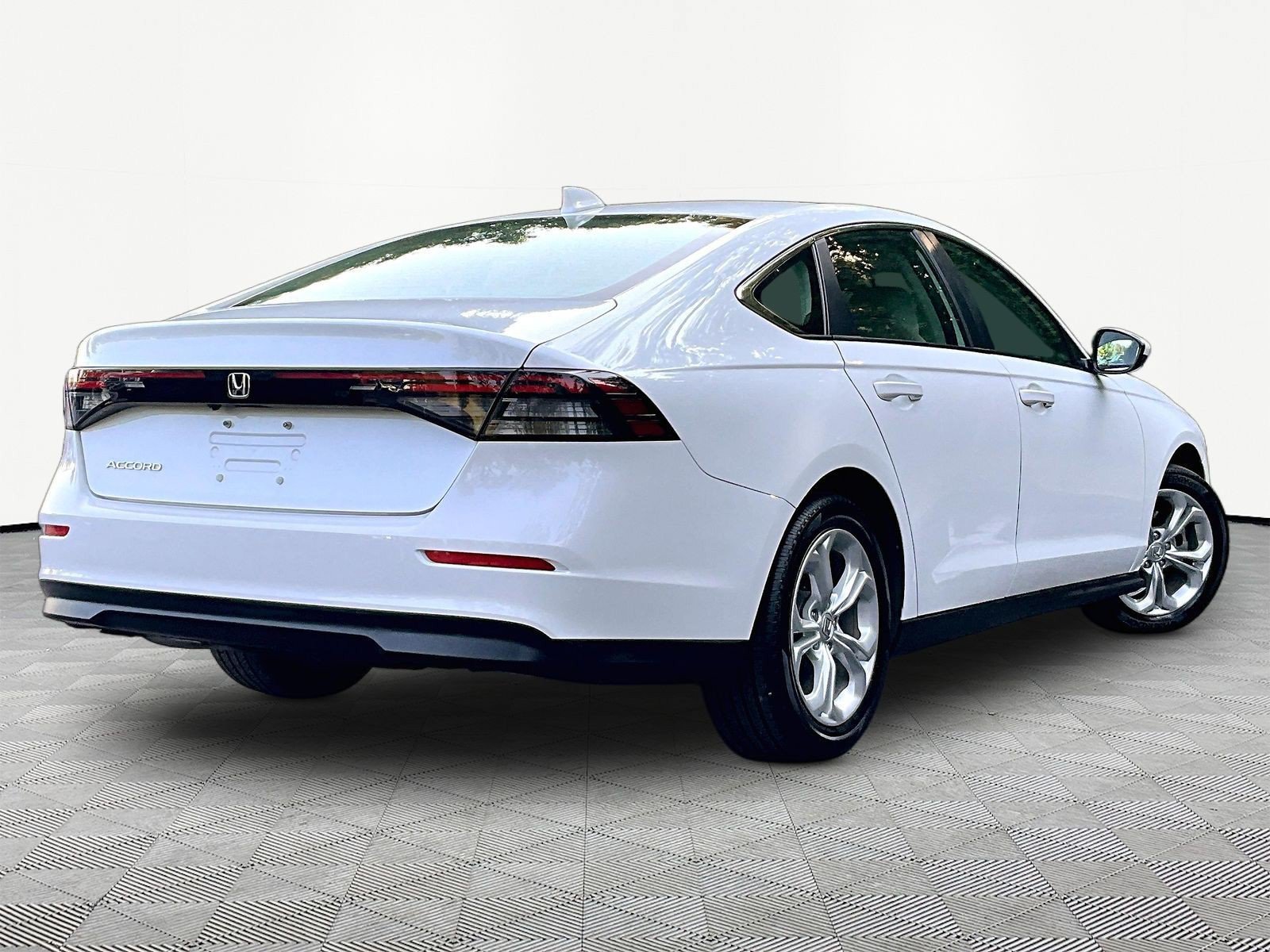 Used 2024 Honda Accord LX image 6