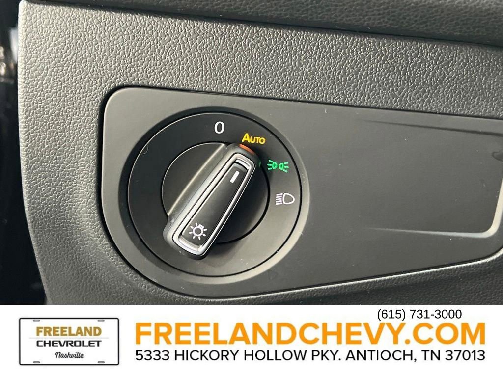 Used 2022 Volkswagen Tiguan SE image 12