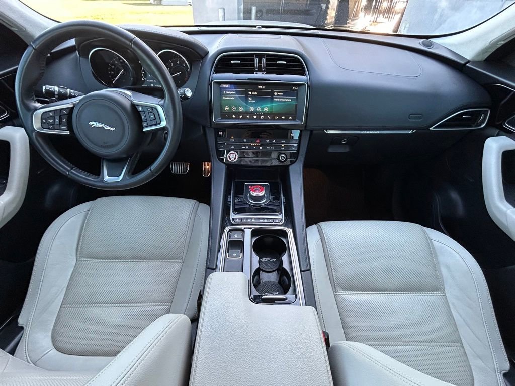 Used 2019 Jaguar F-PACE Prestige image 10