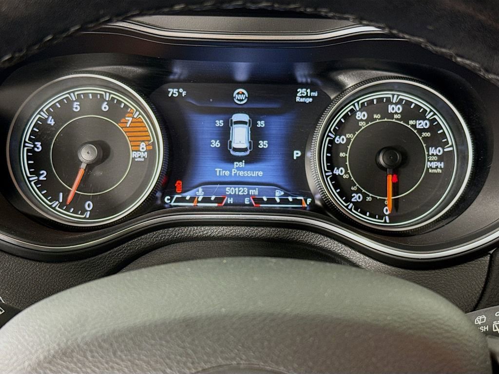 Used 2021 Jeep Cherokee Trailhawk w/ Sun, Sound & Nav Group AWD/4WD image 14