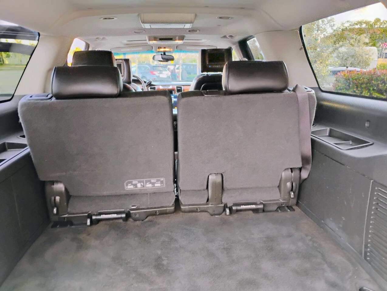 Used 2014 Cadillac Escalade ESV Platinum AWD/4WD image 13