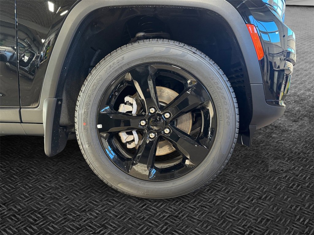 New 2025 Jeep Grand Cherokee L Limited w/ Black Appearance Package image 11