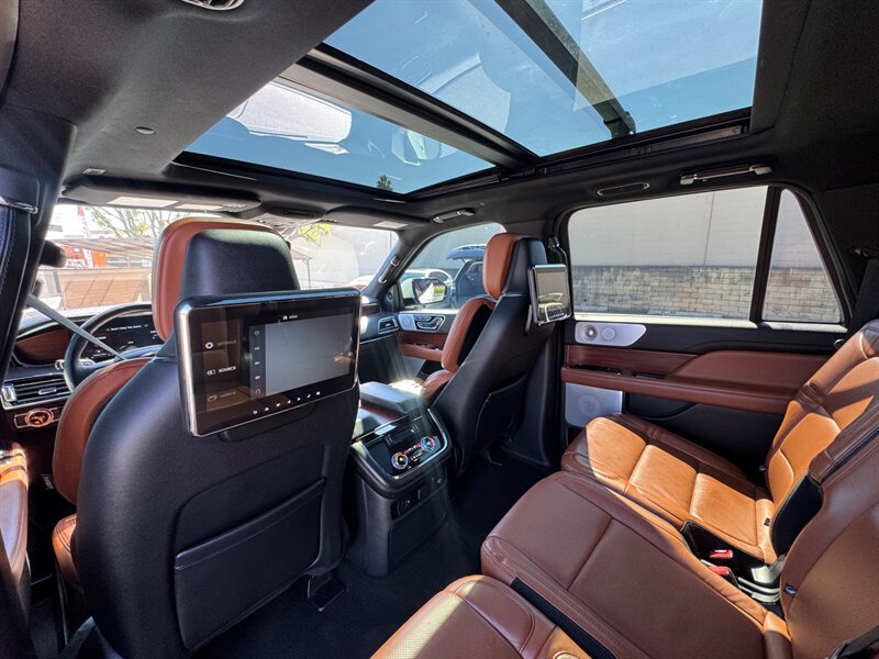 Used 2021 Lincoln Navigator L Reserve AWD/4WD image 33