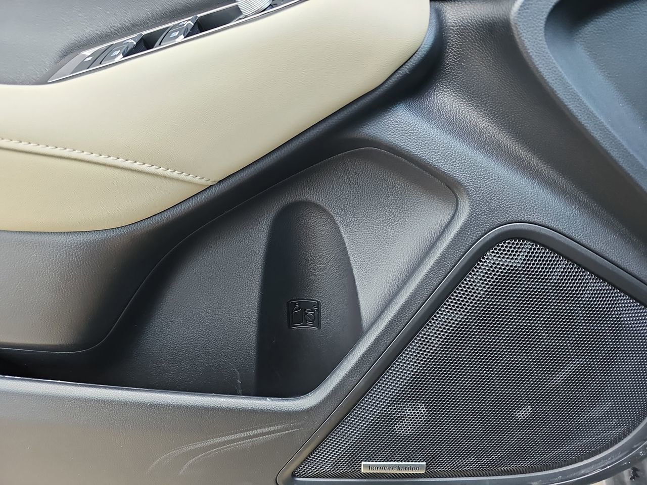 Certified 2025 Subaru Outback Limited image 35