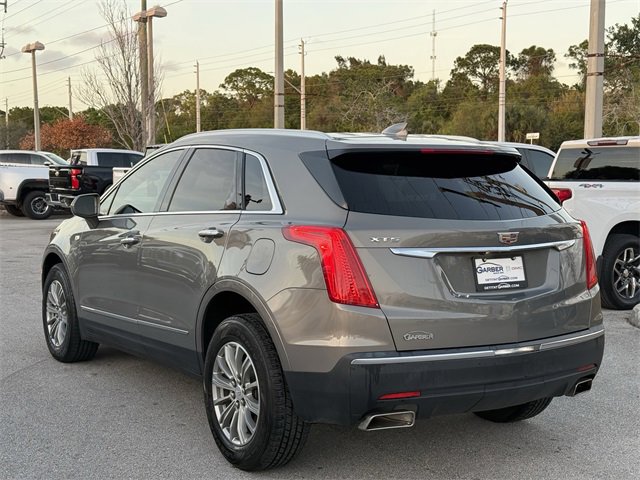 Used 2017 Cadillac XT5 Luxury image 2