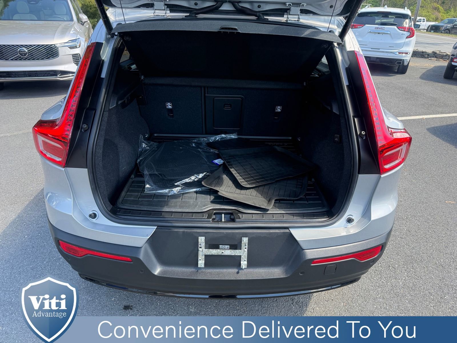 Certified 2023 Volvo XC40 B5 Plus w/ Climate Package AWD/4WD image 24