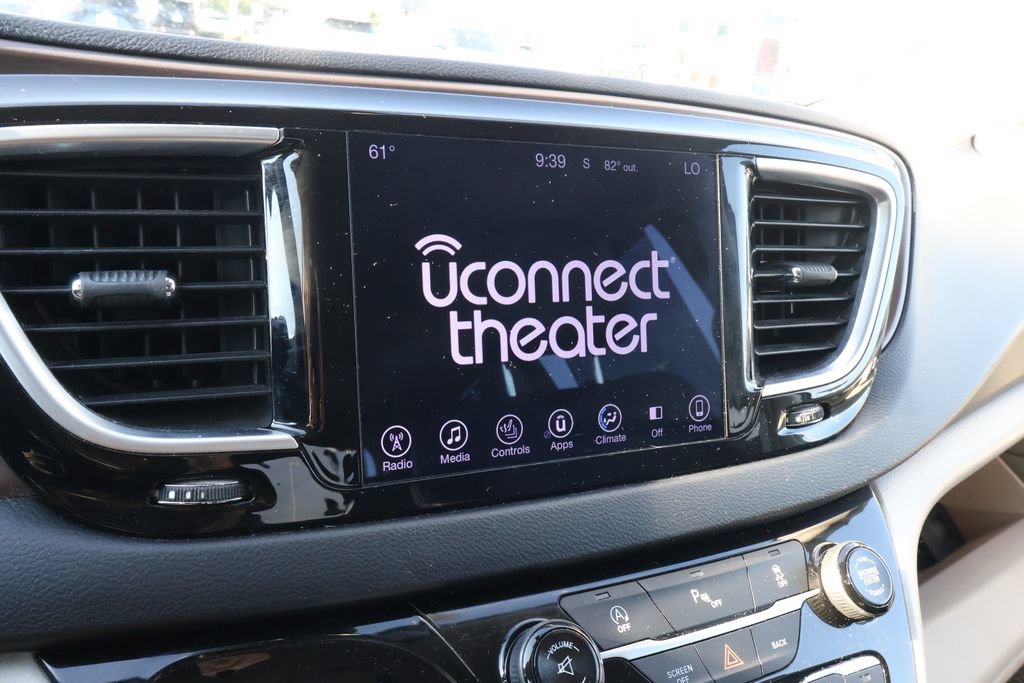 Used 2017 Chrysler Pacifica Touring-L Plus FWD image 21