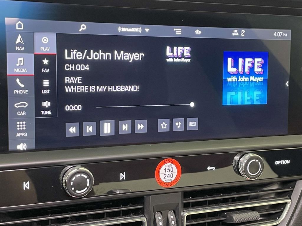 Certified 2023 Porsche Macan image 31