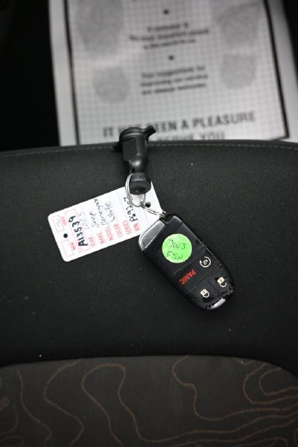 Used 2023 Jeep Renegade Latitude AWD/4WD image 10