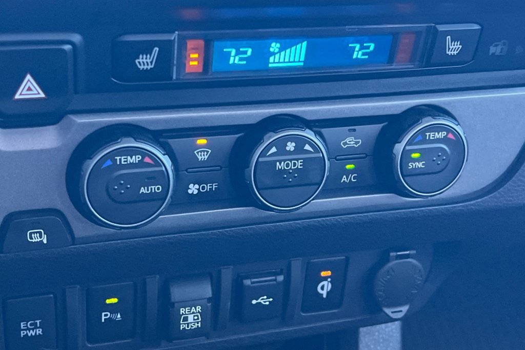 Used 2023 Toyota Tacoma TRD Off-Road image 17