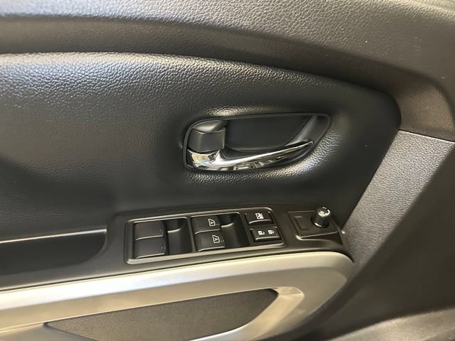 Used 2024 Nissan Titan SV w/ SV Convenience Package AWD/4WD image 22