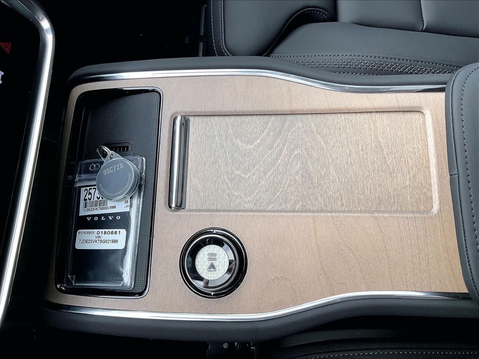 New 2025 Volvo EX90 Plus w/ Protection Package Premier AWD/4WD image 10