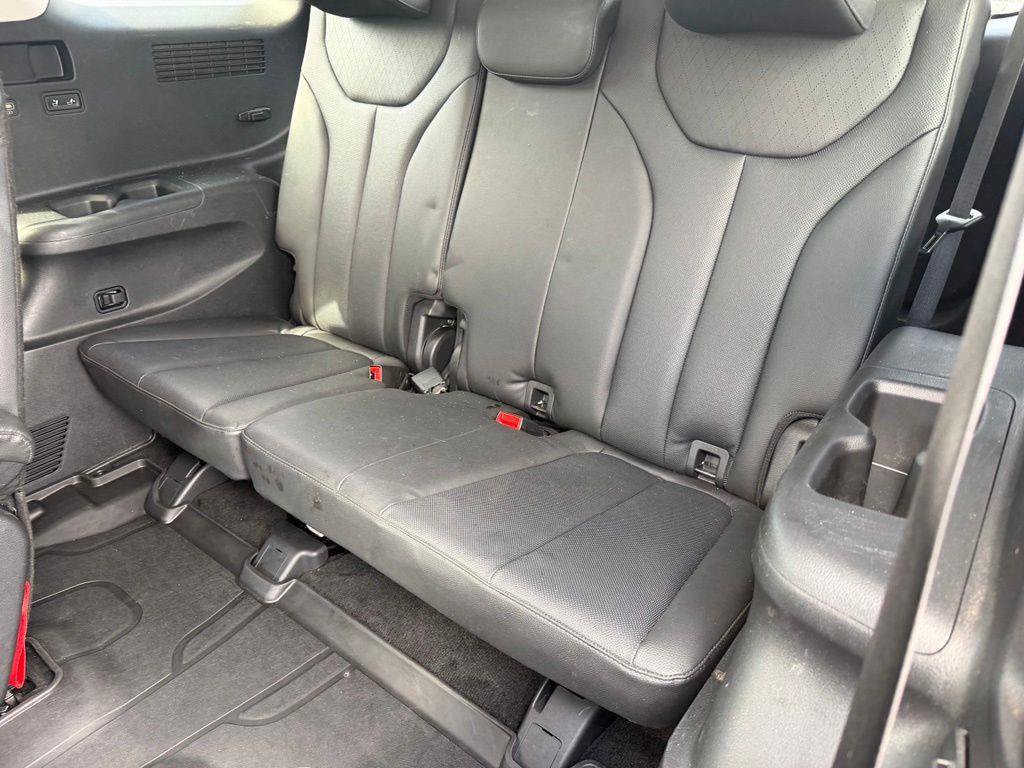 Used 2022 Hyundai Palisade SEL w/ Premium Package FWD image 11