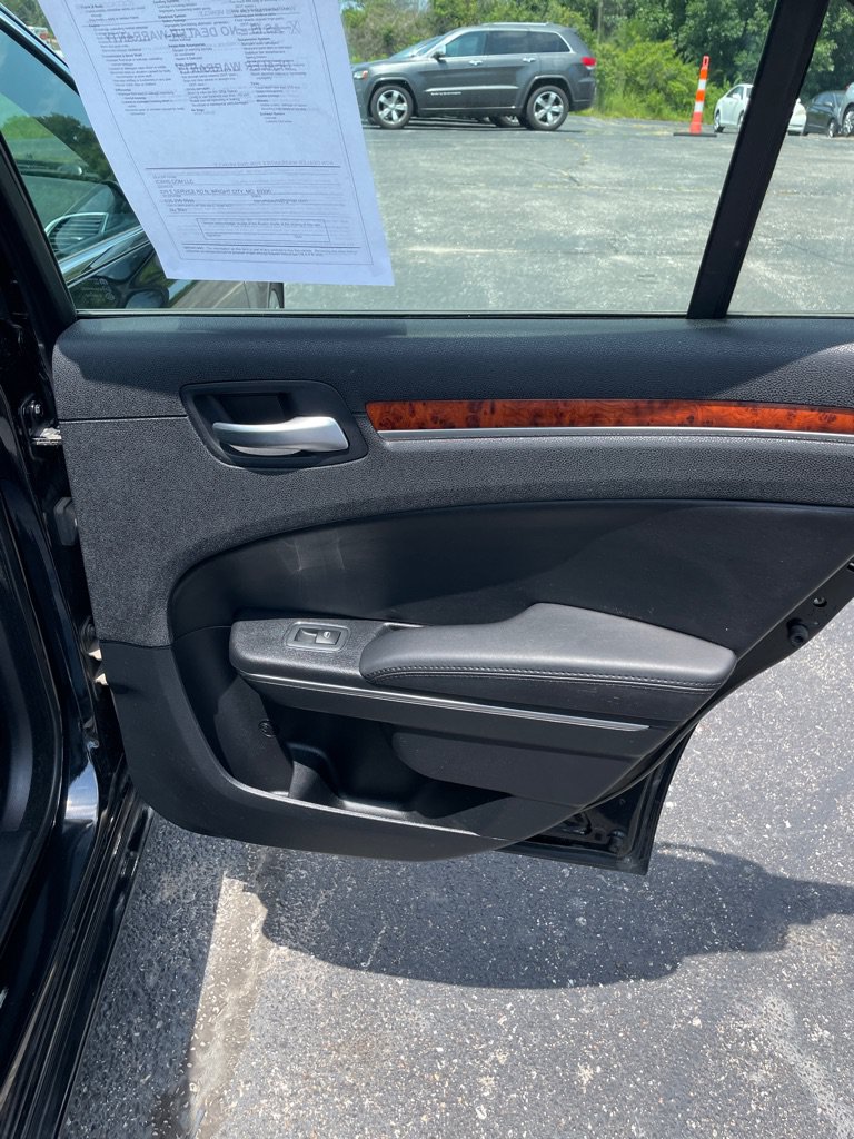Used 2012 Chrysler 300 Limited RWD image 20