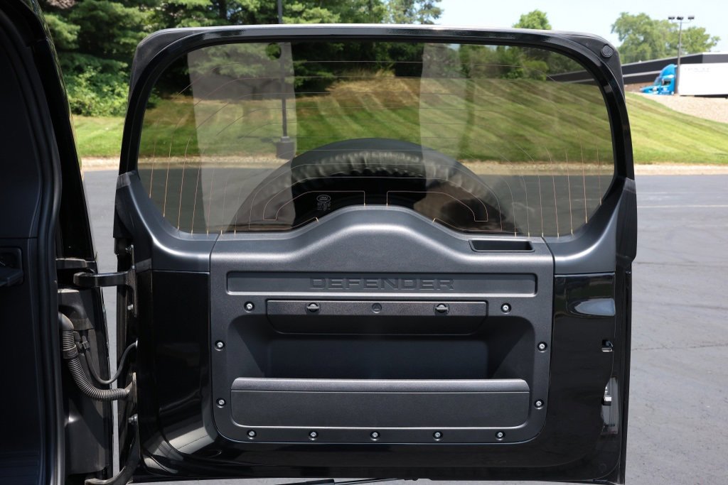 Used 2024 Land Rover Defender 130 V8 image 36