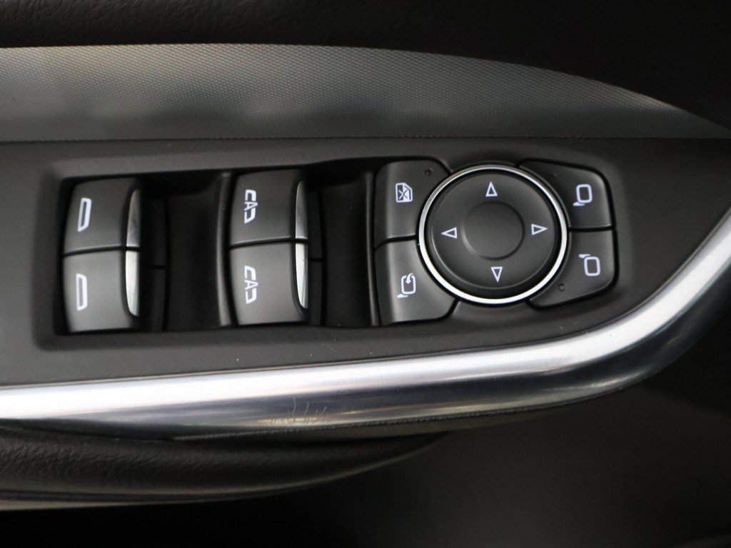 Used 2022 Cadillac XT4 Premium Luxury w/ Safety Alert Package image 33