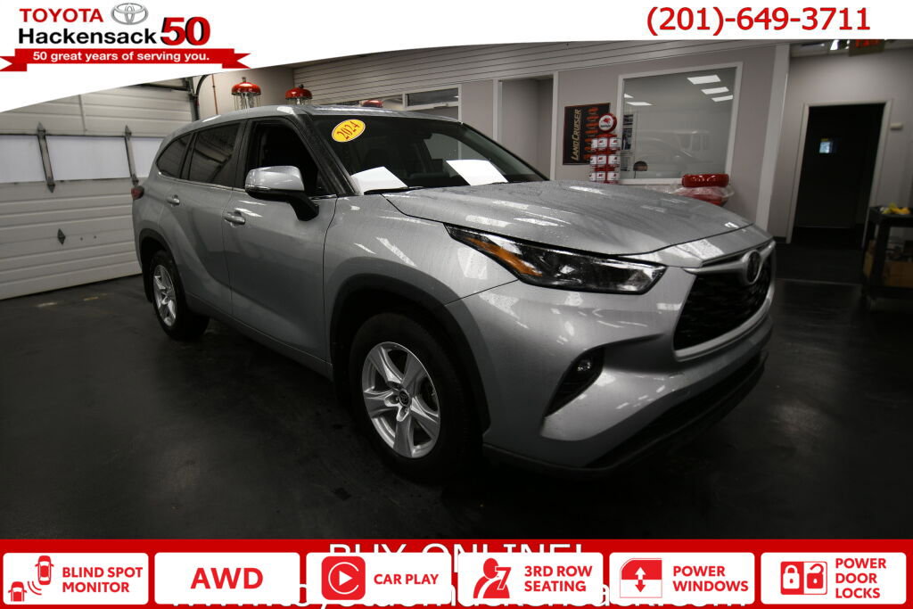 Used 2024 Toyota Highlander LE