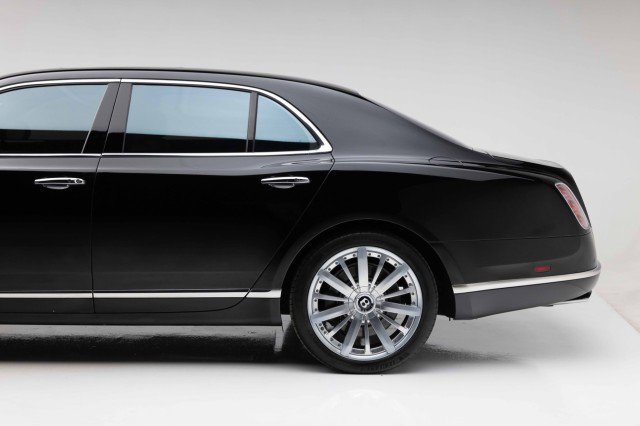 Used 2014 Bentley Mulsanne image 19