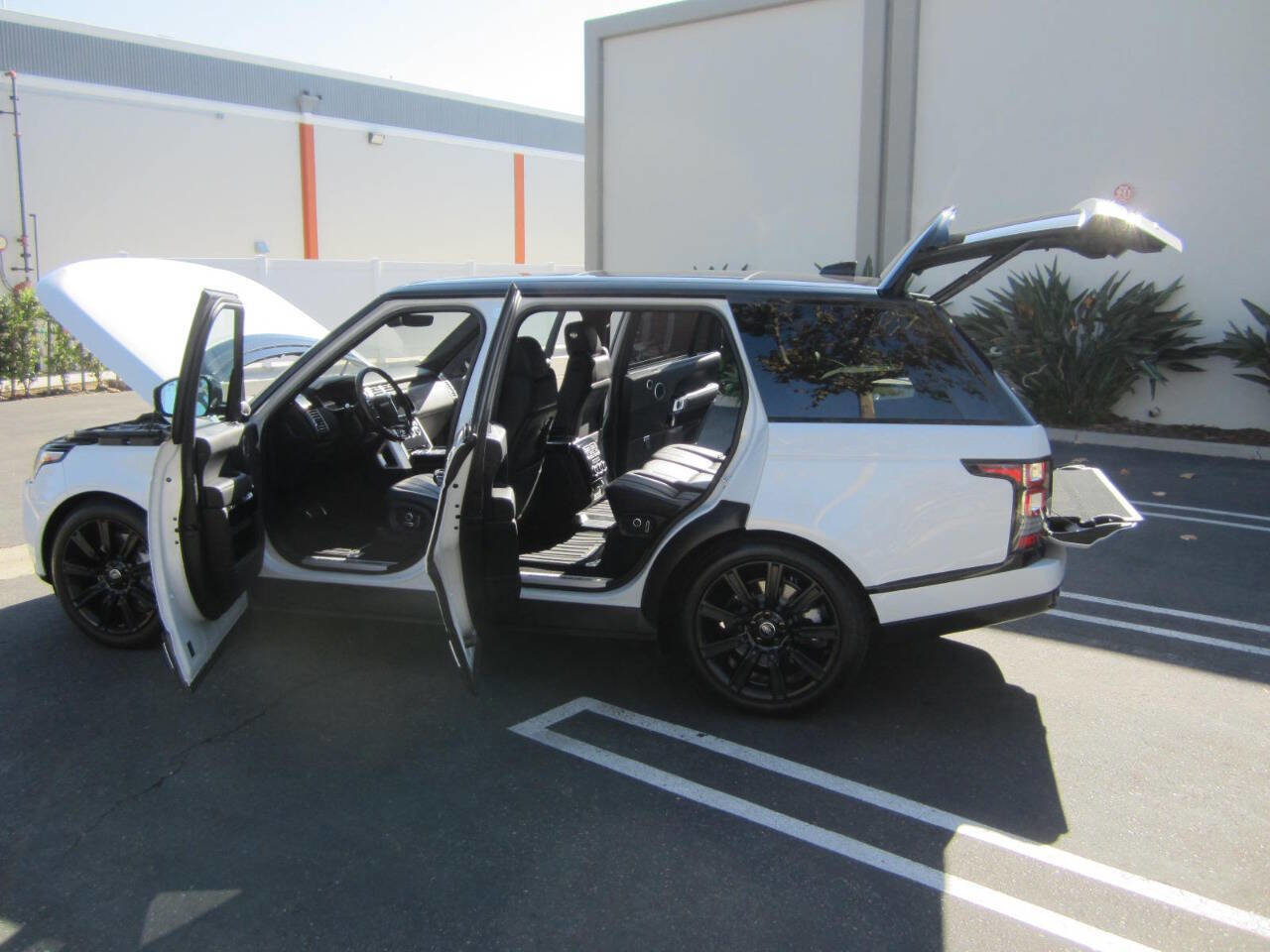 Used 2017 Land Rover Range Rover Long Wheelbase Supercharged image 9