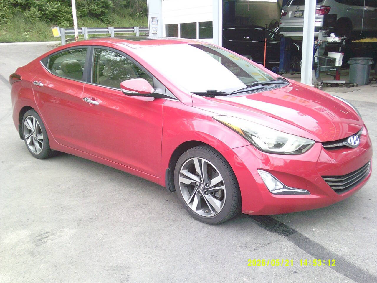 Used 2014 Hyundai Elantra Limited w/ Option Group 03 FWD image 3