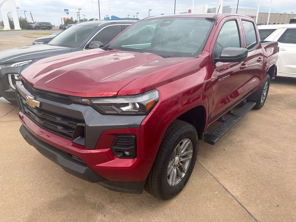 Used 2025 Chevrolet Colorado LT w/ LT Convenience Package RWD image 9