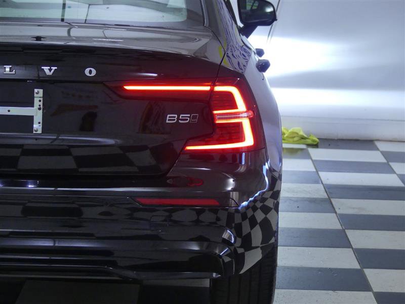 Used 2024 Volvo S60 B5 Plus image 32