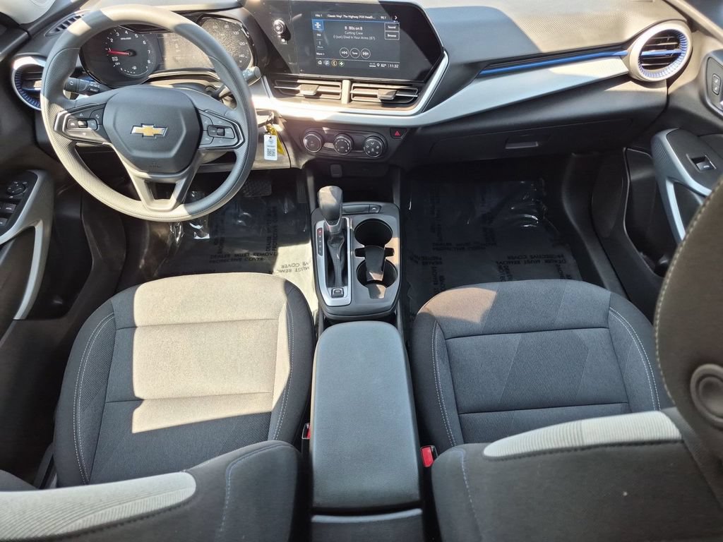 Used 2026 Chevrolet Trax LS FWD image 28