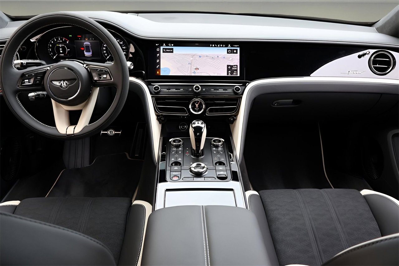 New 2025 Bentley Flying Spur Plug-In Hybrid image 16
