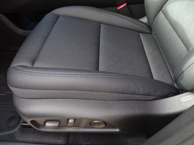 New 2026 Chevrolet Equinox LT w/ Convenience Package II image 17