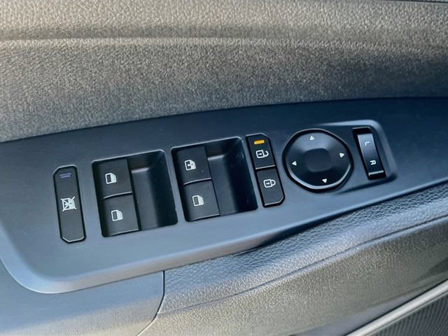 New 2026 Kia Sportage LX FWD image 17