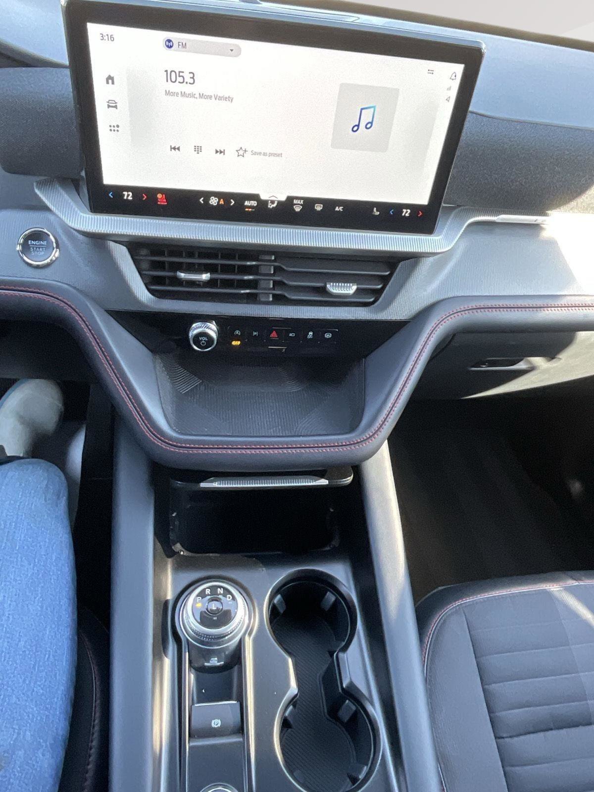 Used 2025 Ford Explorer ST-Line image 21